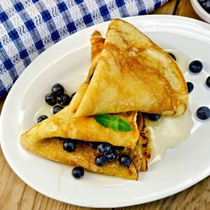 easy blueberry and creamcheese hotcakes